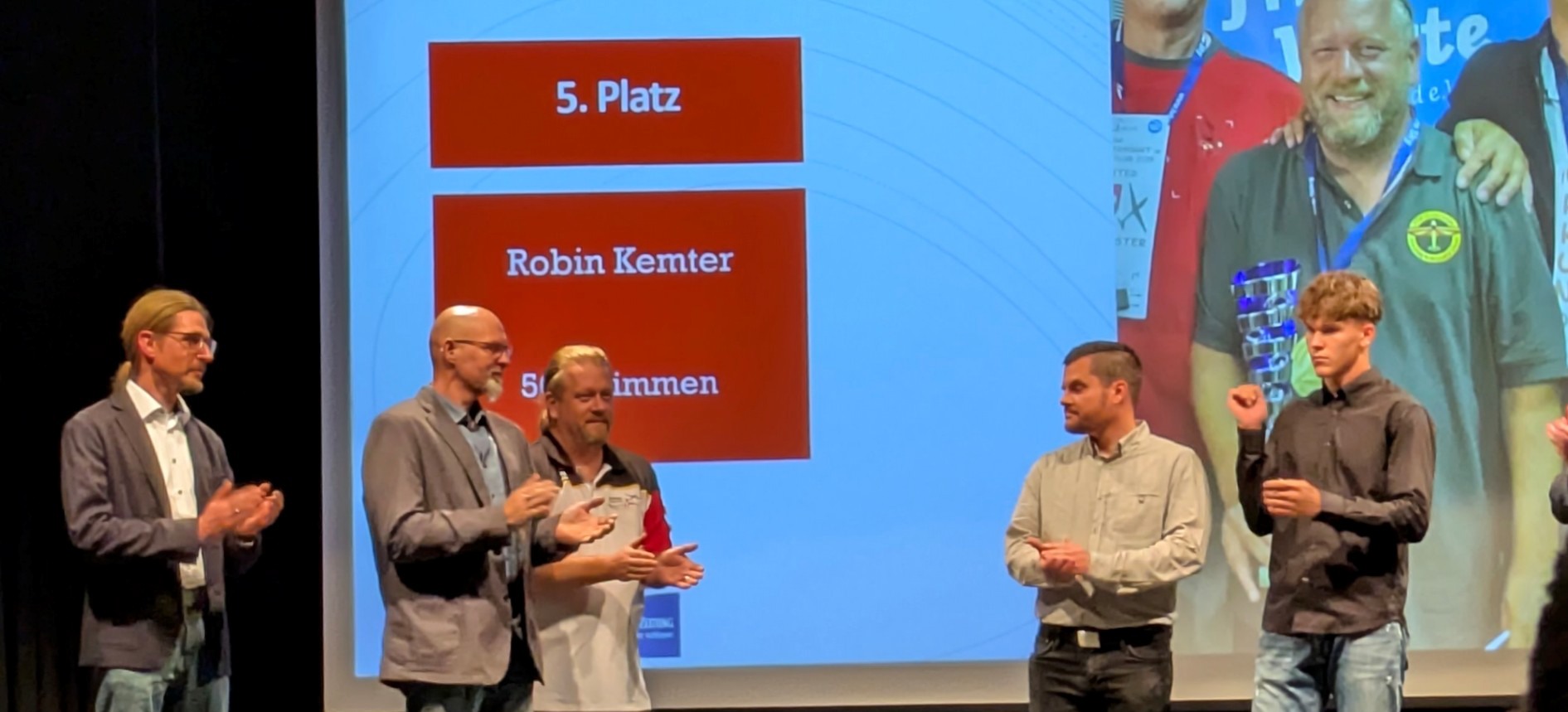 Robin Kemter, 3.v.l.